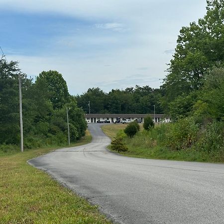 Economy Inn Crossville Bagian luar foto