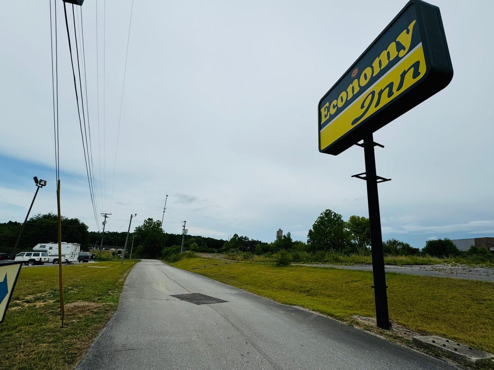 Economy Inn Crossville Bagian luar foto